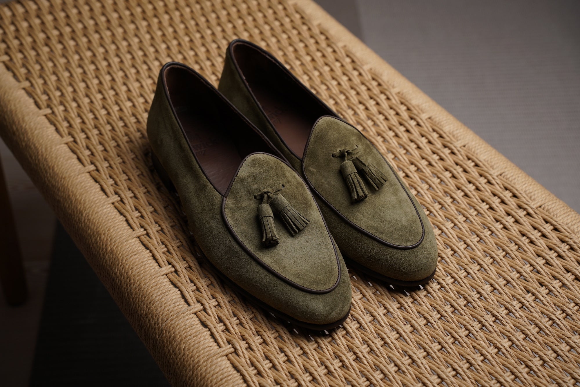 Berwick 1707 のベルギー スタイル スエード タッセル ローファー – Mehra