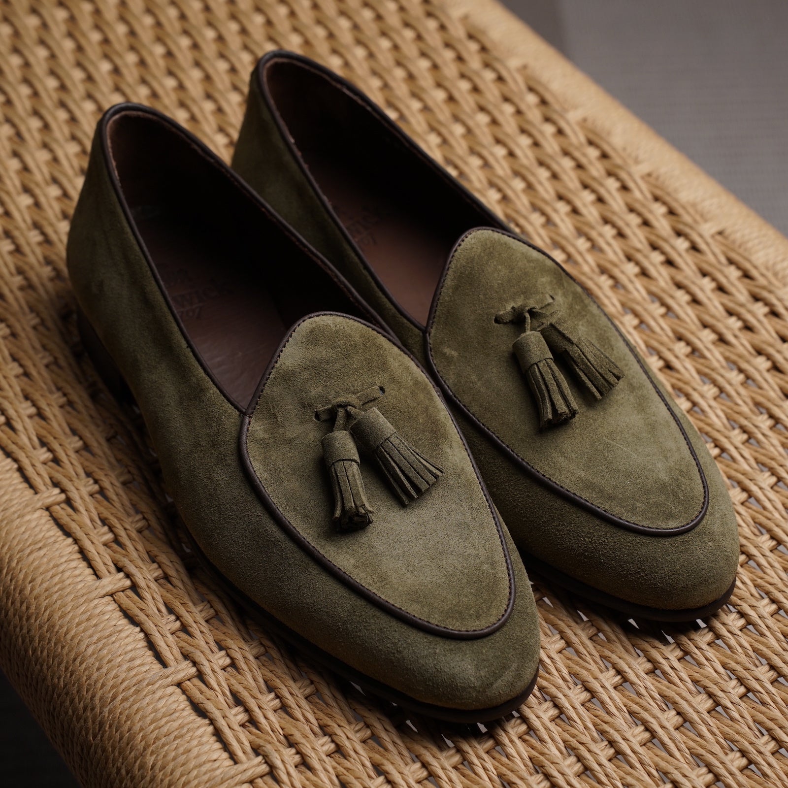 Mocasín belga con borlas - Ante verde