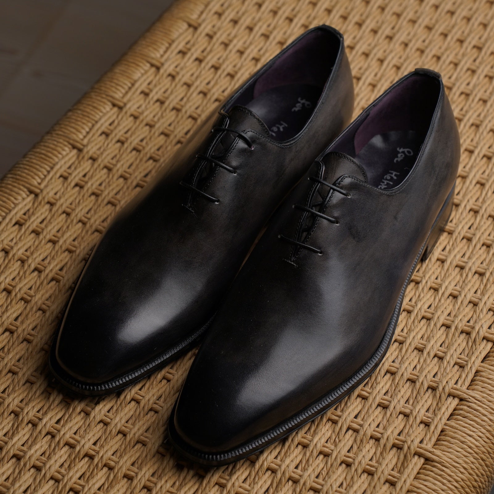 3 Eyelet Wholecut Oxford - Greyish Black Calf
