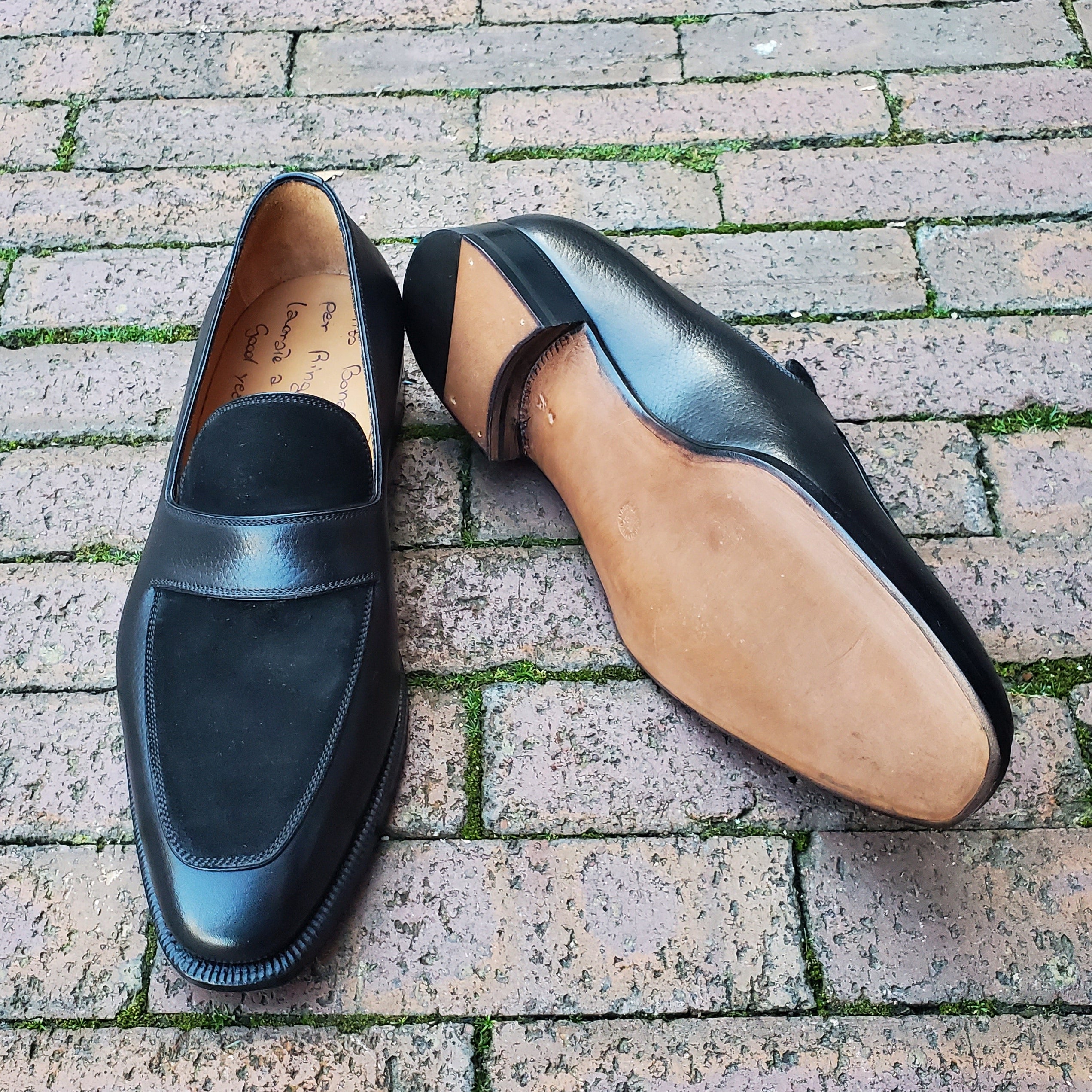 Style EB-22 - Black Inca Grain / Superbuck Suede