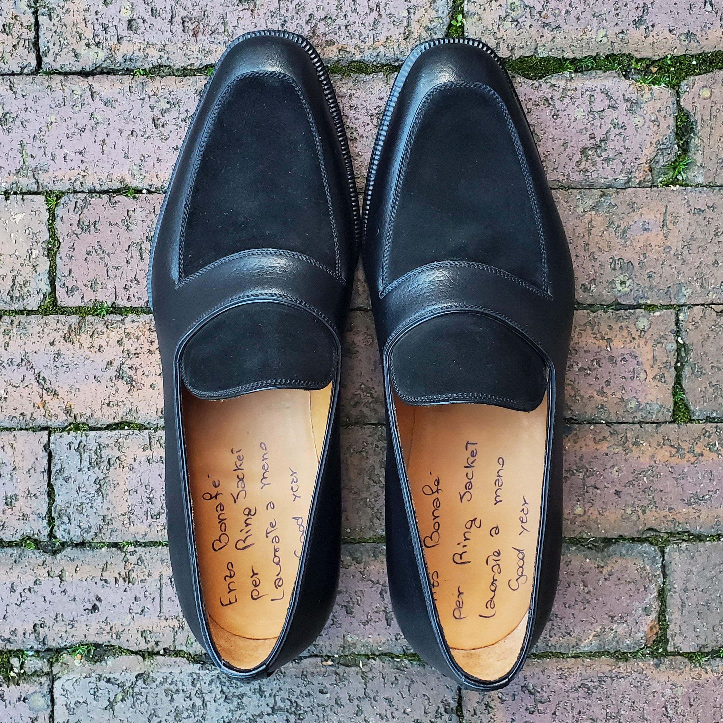 Style EB-22 - Black Inca Grain / Superbuck Suede