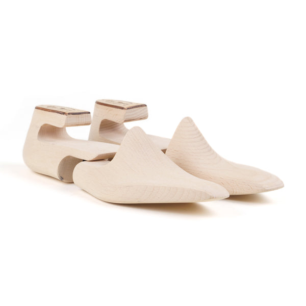 946 Last Shoe Trees