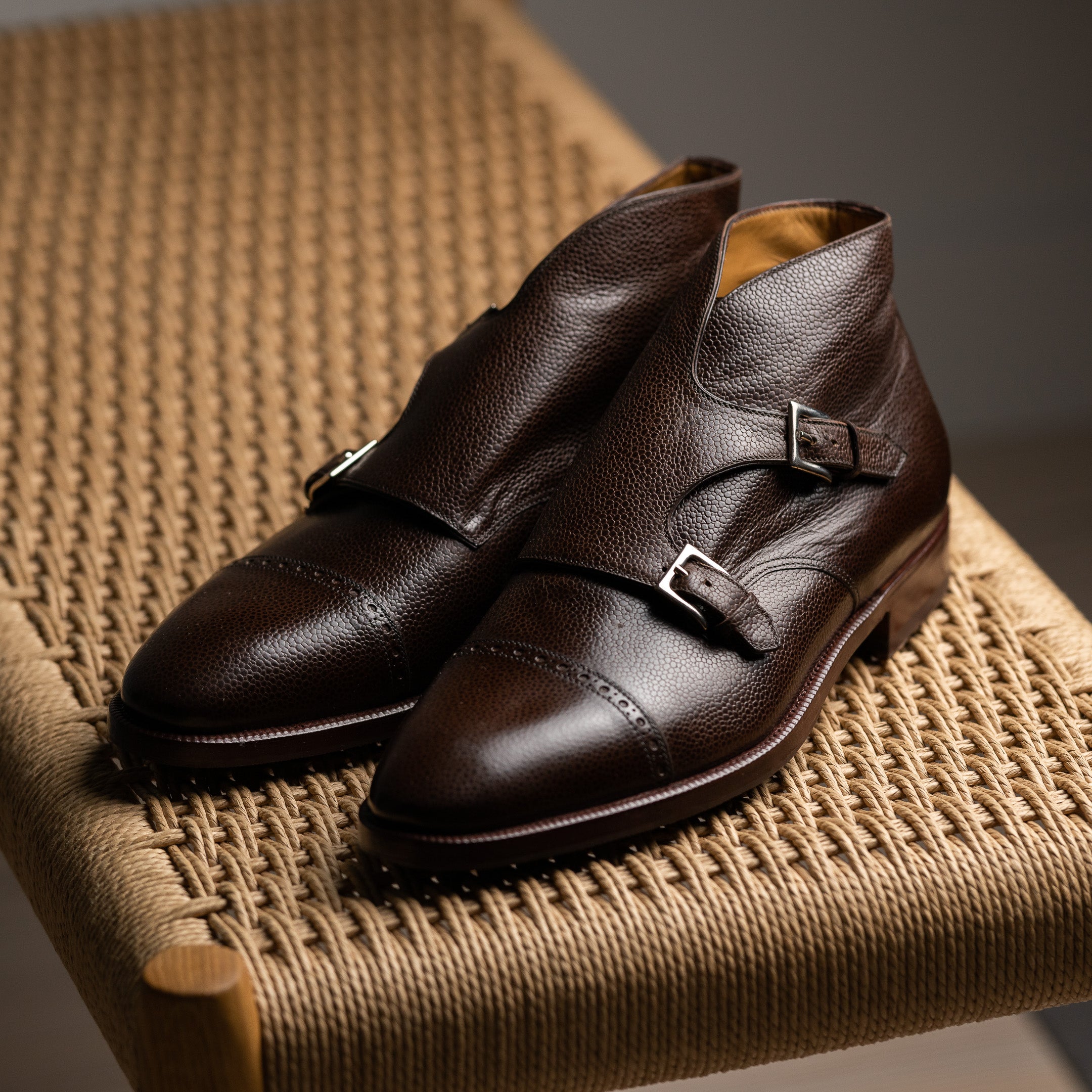 Style 3939 - Dark Brown Martin Grain