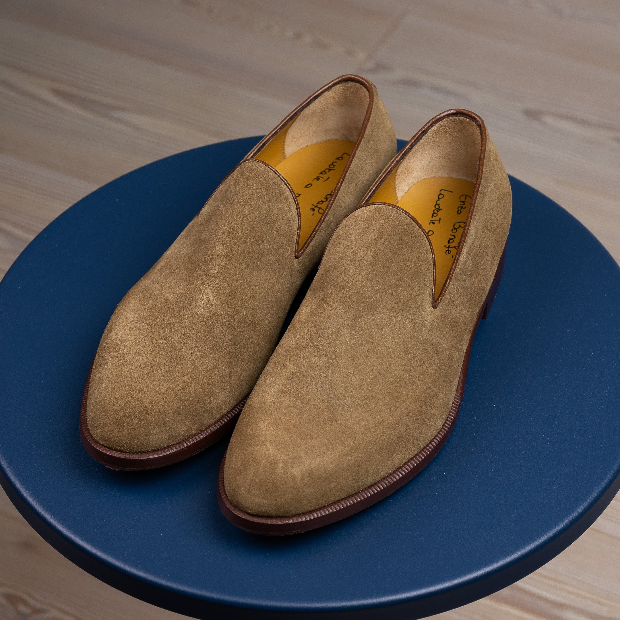 Style 3921 - Canapa Suede